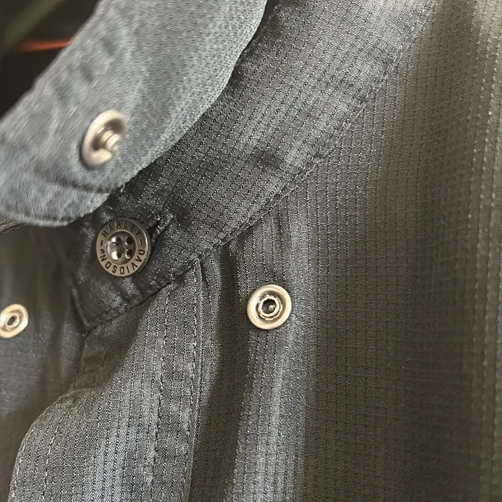 Men’s Harley Davidson Performance Short Sleeve Shirt - Picture 3 of 12